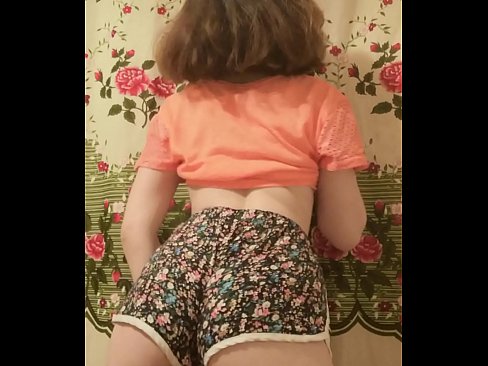 ❤️ سیکسی نوجوان بیب کیمرے پر اپنی شارٹس اتار رہی ہے۔ ❤❌  مقعد ویڈیو پر ur.liporno.ru ﹏